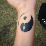 Photo yin yang tattoo 15.07.2019 №056 - picture photo yin yang tattoo - tattoovalue.net