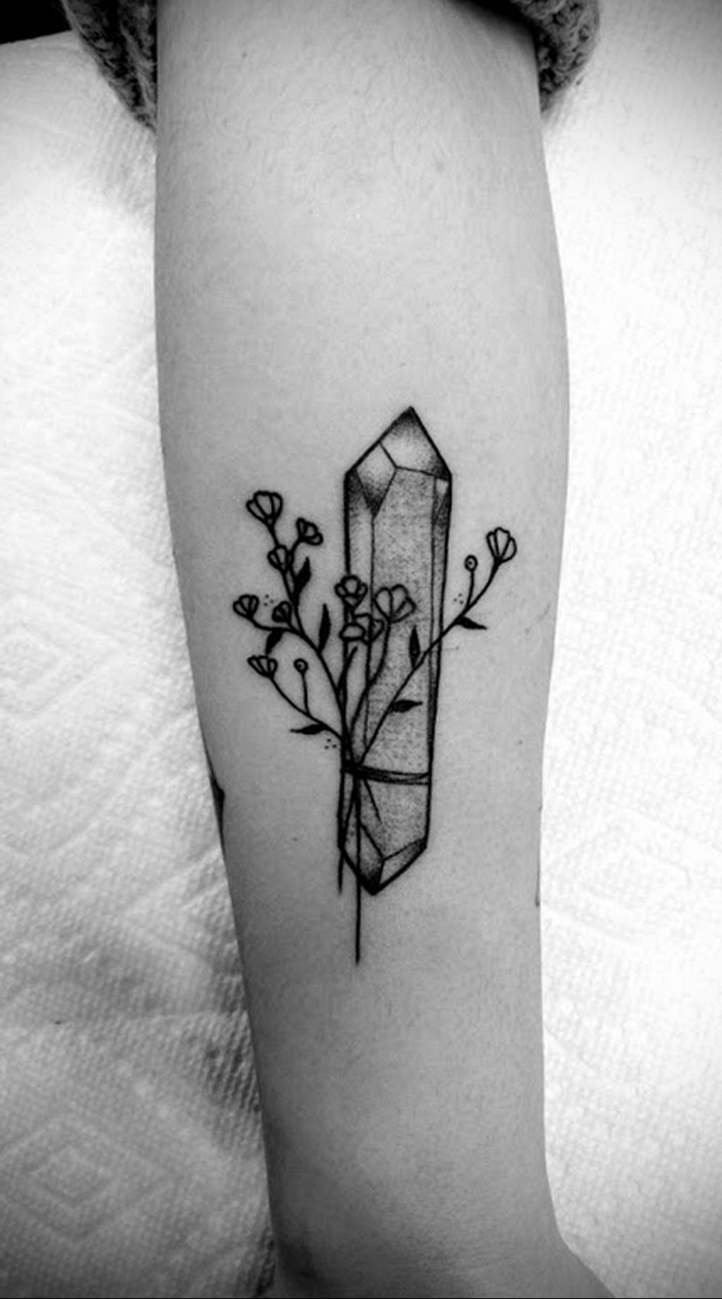 Pin by Sonia Kowacka on Line work tattoo designs annatattoos  Crystal  drawing Crystal tattoo Tattoo flash art