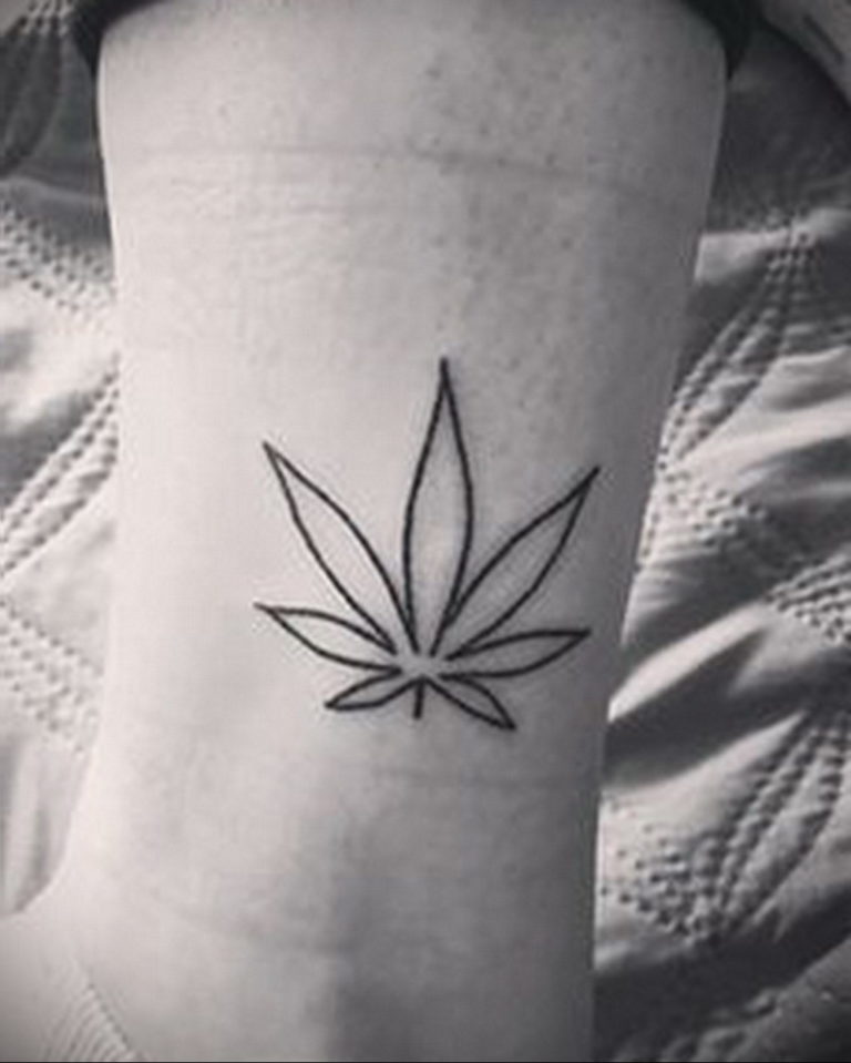 Arriba 98+ Foto Mota Tatuajes De Marihuanas Para Hombres Mirada Tensa ...