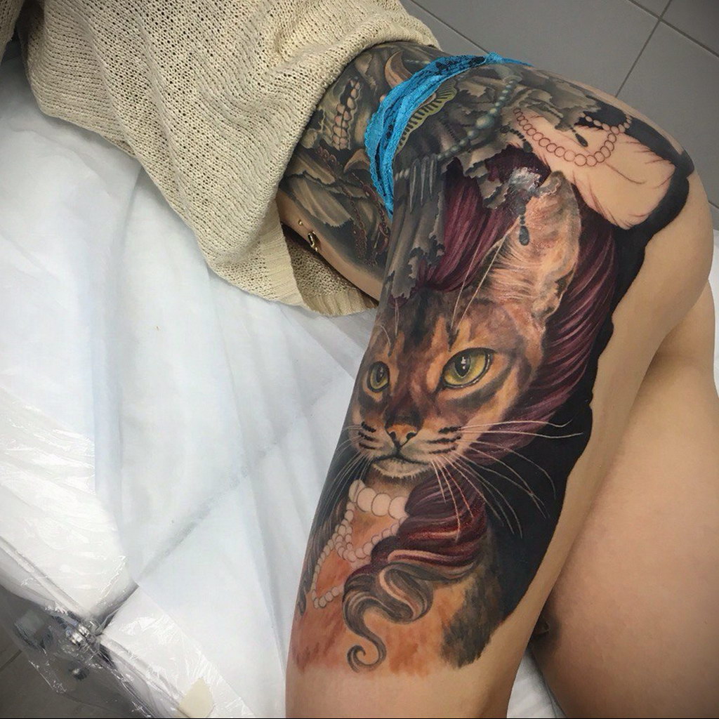 cat tattoo on hip 03.12.2019 №010 -cat tattoo- tattoovalue.net