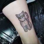 cat tattoo on hip 03.12.2019 №023 -cat tattoo- tattoovalue.net