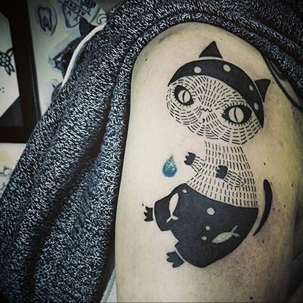 cat tattoo on the shoulder 03.12.2019 №007 -cat tattoo- tattoovalue.net