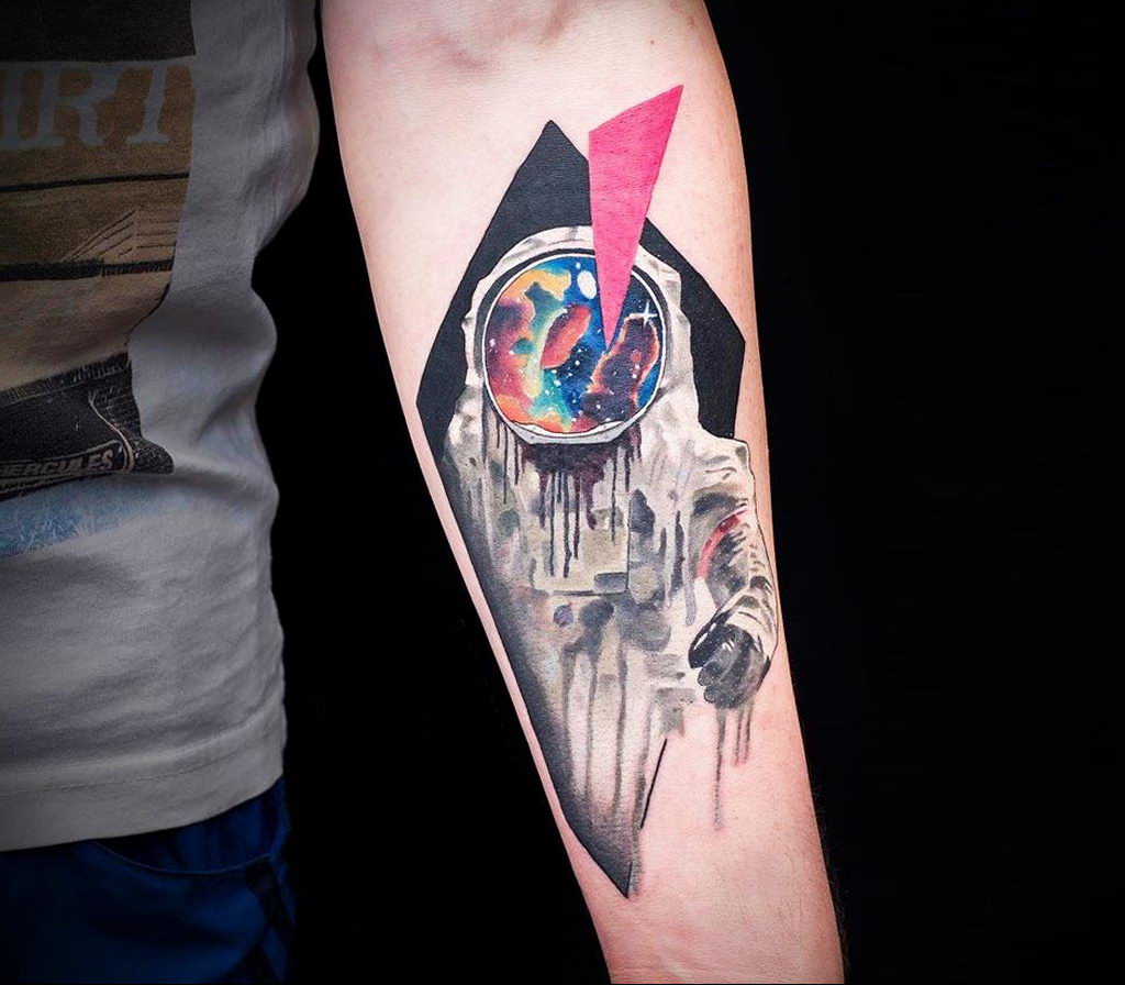 cosmonaut tattoo  №048 -tattoo astronaut -  