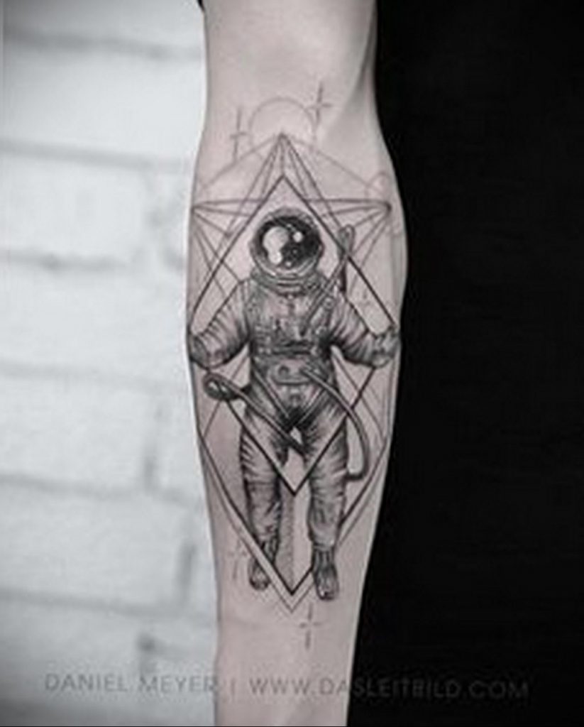 Astronaut Tattoo Ideas That Will Make You Want To Explore The Universe