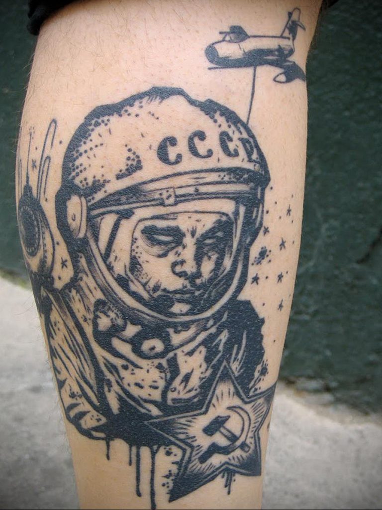 cosmonaut tattoo 01022020 151 tattoo astronaut tattoovaluenet   tattoovaluenet