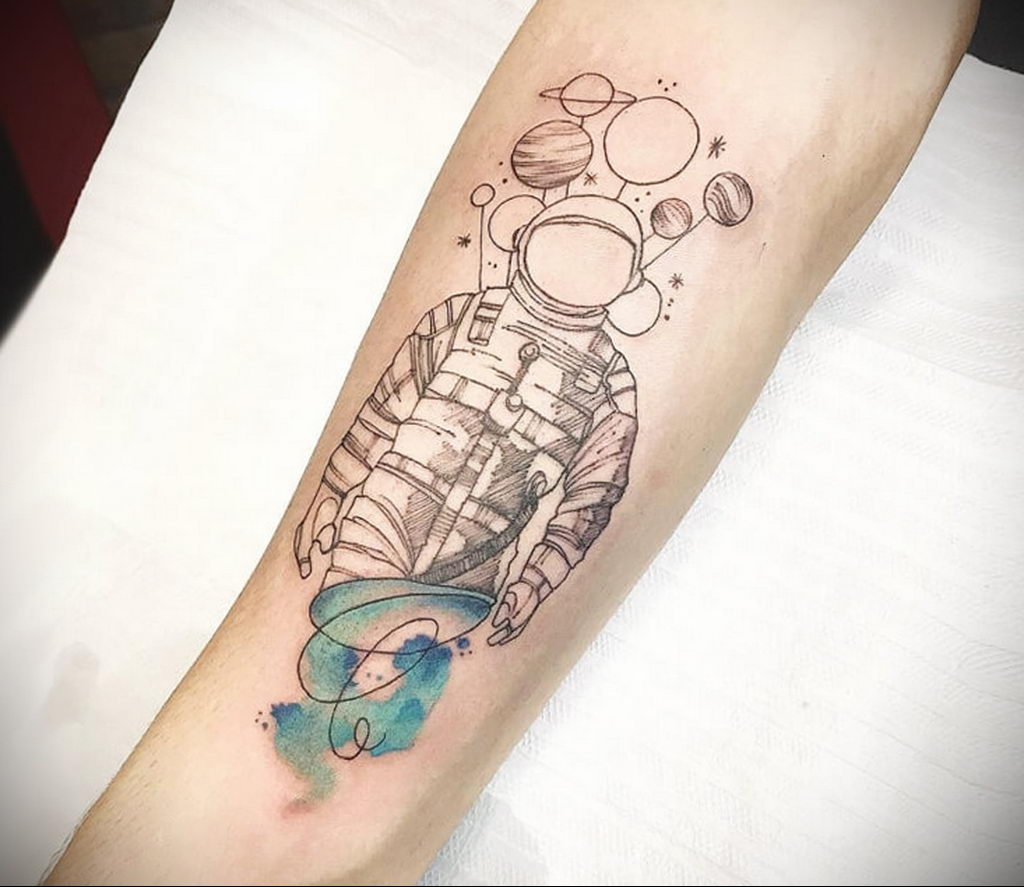 cosmonaut tattoo 01.02.2020 №050 -tattoo astronaut- tattoovalue.net