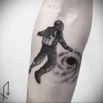 cosmonaut tattoo 01.02.2020 №065 -tattoo astronaut- tattoovalue.net