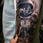 cosmonaut tattoo 01.02.2020 №092 -tattoo astronaut- tattoovalue.net