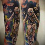 cosmonaut tattoo in space 01.02.2020 №040 -tattoo astronaut- tattoovalue.net