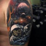cosmonaut tattoo in space 01.02.2020 №034 -tattoo astronaut- tattoovalue.net