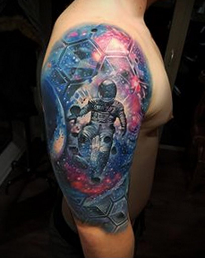 cosmonaut tattoo on arm 01.02.2020 №011 -tattoo astronaut- tattoovalue.net