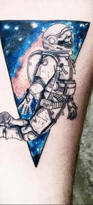cosmonaut tattoo on arm 01.02.2020 №016 -tattoo astronaut- tattoovalue.net