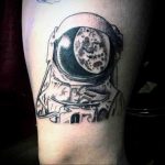 cosmonaut tattoo on the leg 01.02.2020 №003 -tattoo astronaut- tattoovalue.net