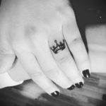 crown finger tattoo 08.12.2019 №001 -tattoo crown- tattoovalue.net