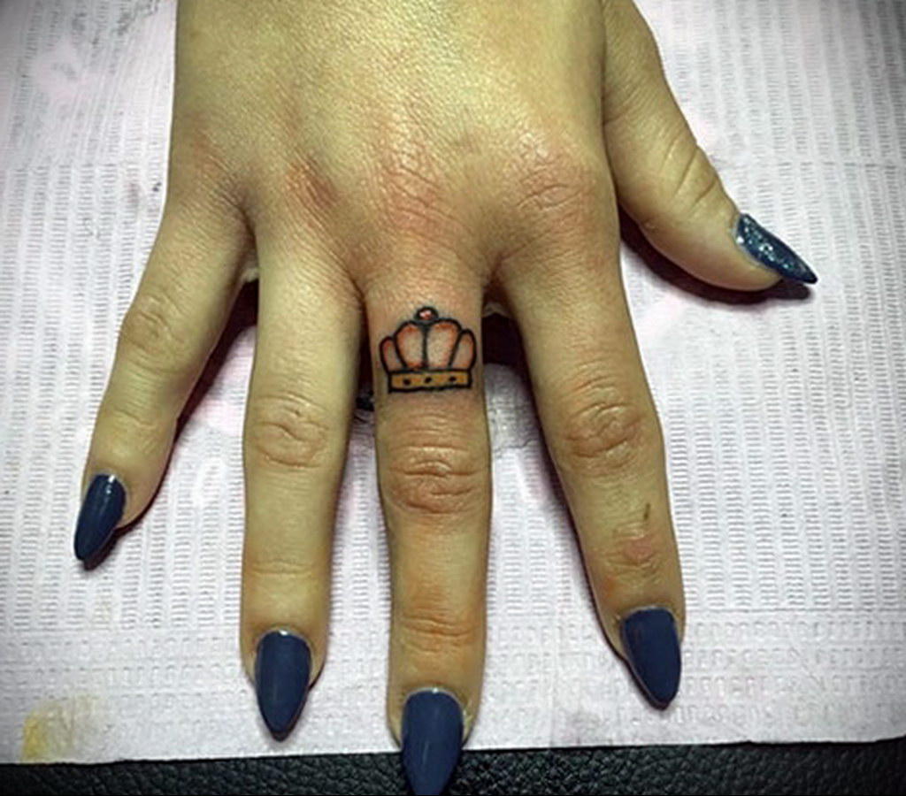 crown finger tattoo 08.12.2019 №009 -tattoo crown- tattoovalue.net