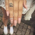crown finger tattoo 08.12.2019 №012 -tattoo crown- tattoovalue.net