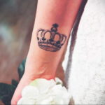 crown tattoo on the wrist 08.12.2019 №001 -tattoo crown- tattoovalue.net