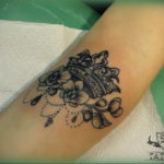 crown with roses tattoo 08.12.2019 №001 -tattoo crown- tattoovalue.net