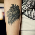 lion tattoo with crown 08.12.2019 №045 -tattoo crown- tattoovalue.net