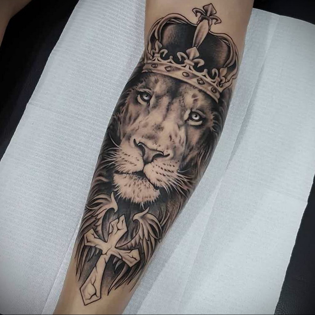 lion tattoo with crown 08.12.2019 №084 -tattoo crown- tattoovalue.net