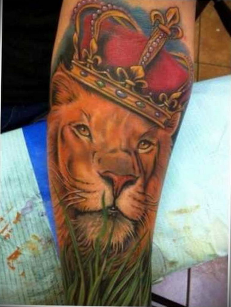 lion tattoo with crown 08.12.2019 №087 -tattoo crown- tattoovalue.net