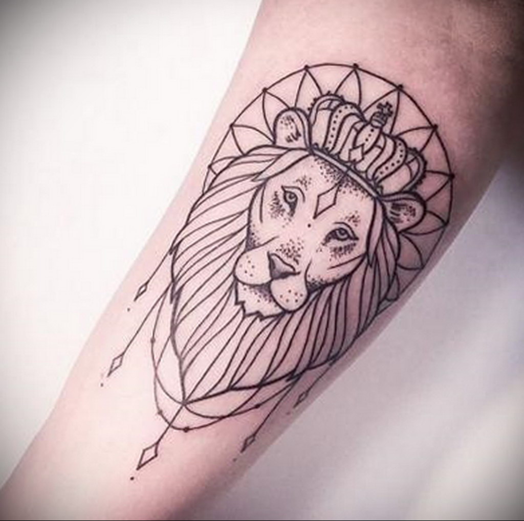 lion tattoo with crown 08.12.2019 №089 -tattoo crown- tattoovalue.net
