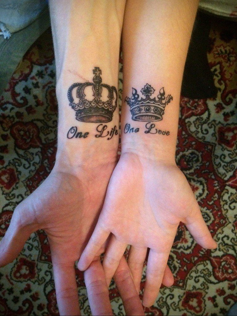 Tatuaje de pareja onelove onelife corona blackan  Flickr