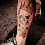 skull tattoo with crown 08.12.2019 №010 -tattoo crown- tattoovalue.net