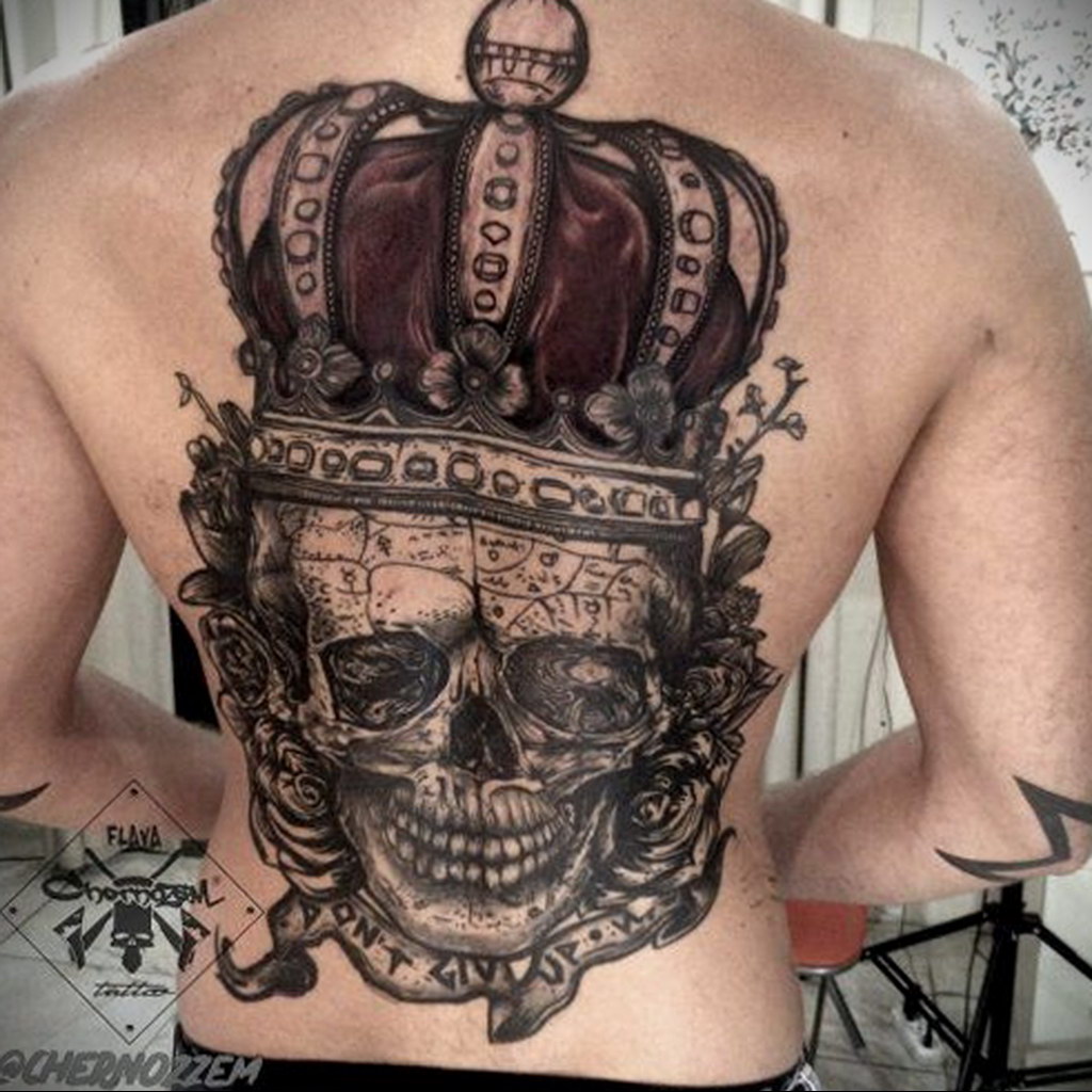 skull tattoo with crown 08.12.2019 №005 -tattoo crown- tattoovalue.net