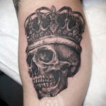 skull tattoo with crown 08.12.2019 №007 -tattoo crown- tattoovalue.net