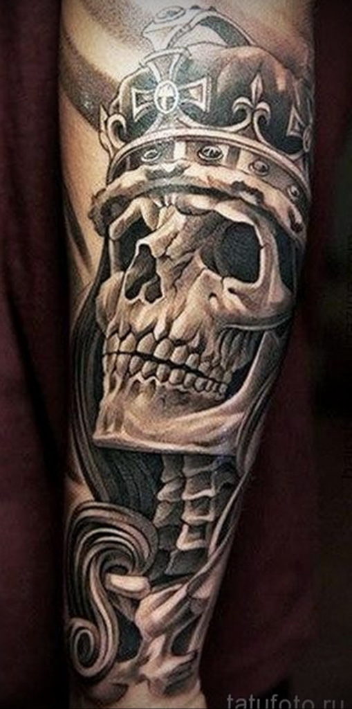 skull tattoo with crown 08.12.2019 №008 -tattoo crown- tattoovalue.net