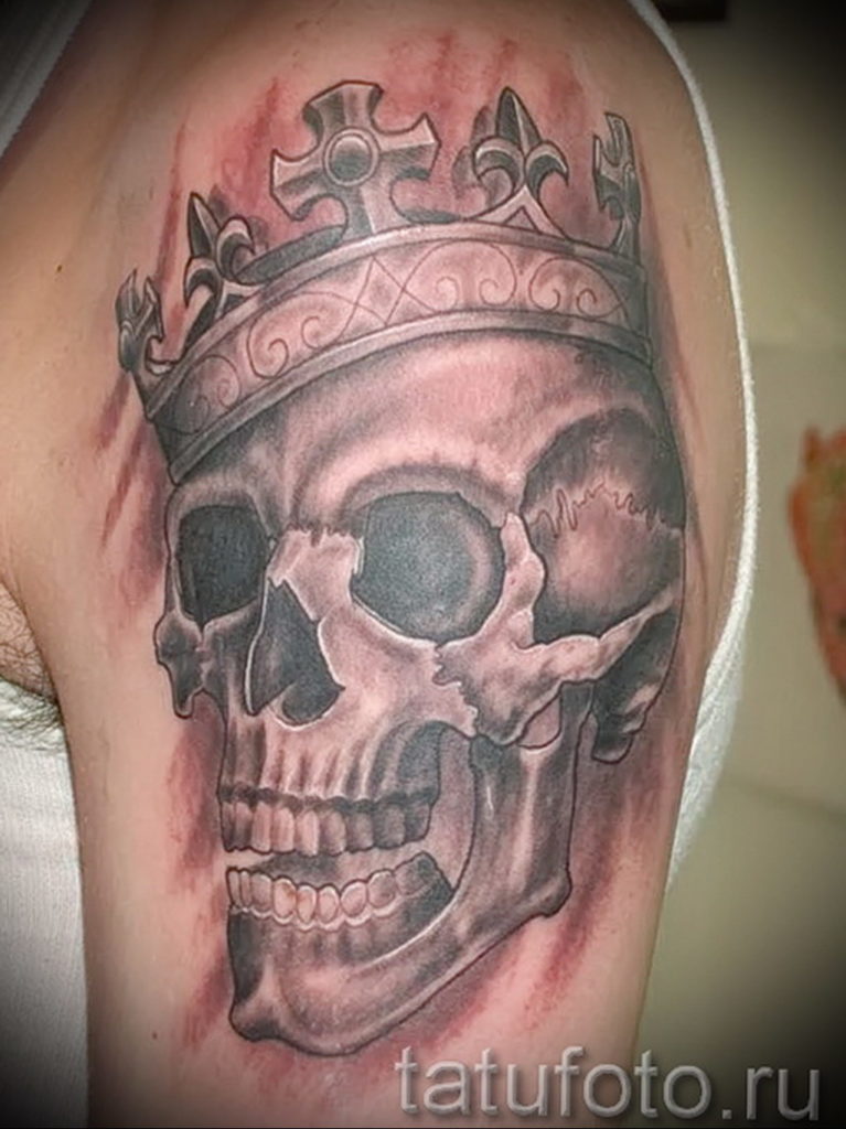 skull tattoo with crown 08.12.2019 №012 -tattoo crown- tattoovalue.net