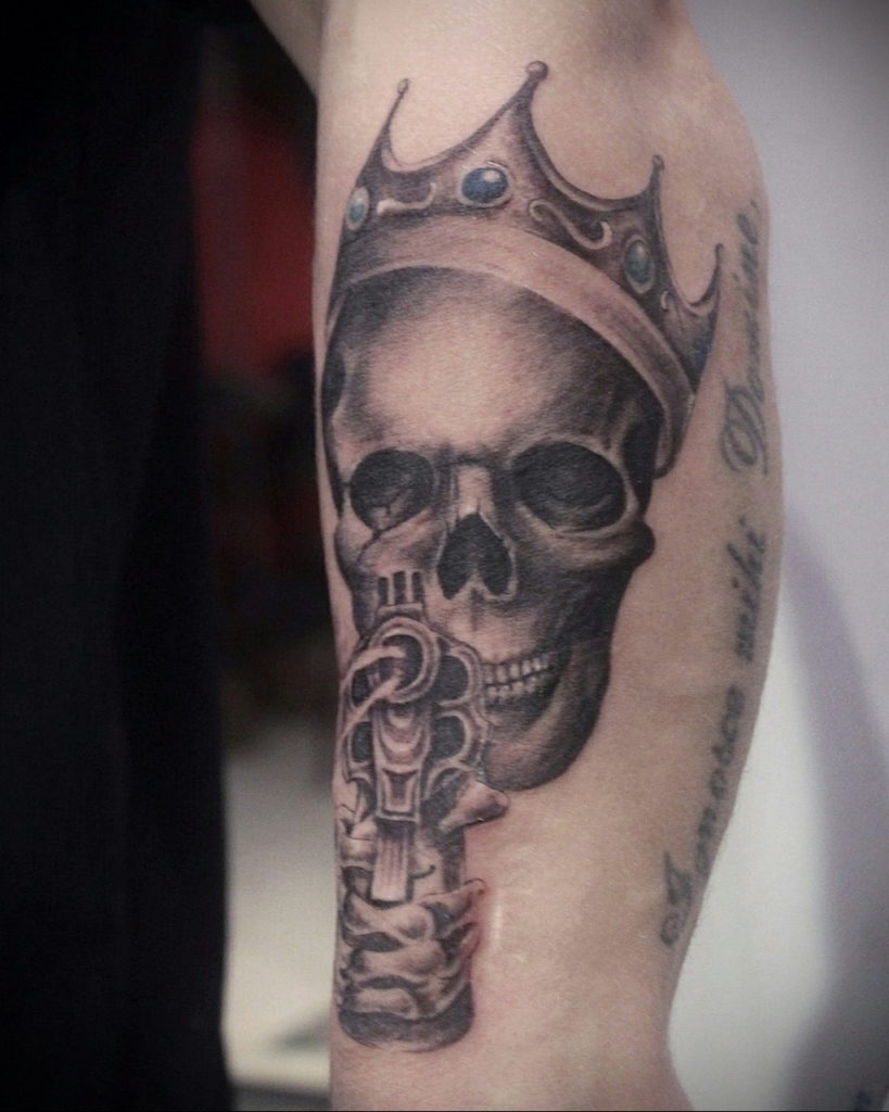 skull tattoo with crown 08.12.2019 №019 -tattoo crown- tattoovalue.net