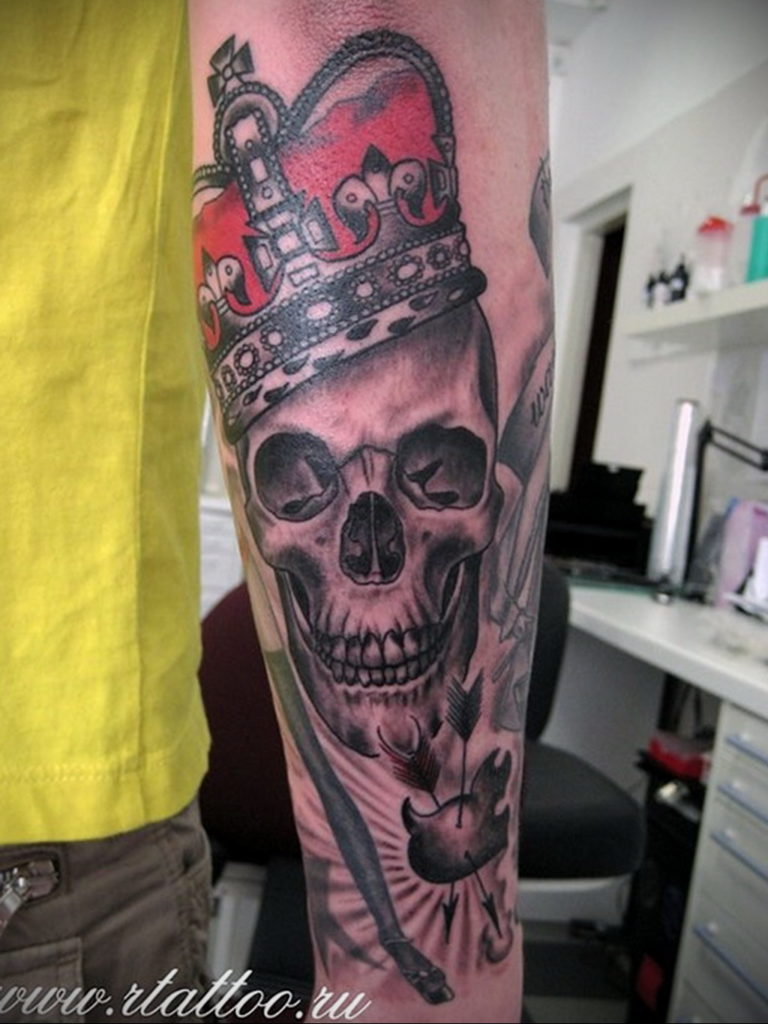skull tattoo with crown 08.12.2019 №030 -tattoo crown- tattoovalue.net