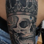 skull tattoo with crown 08.12.2019 №033 -tattoo crown- tattoovalue.net