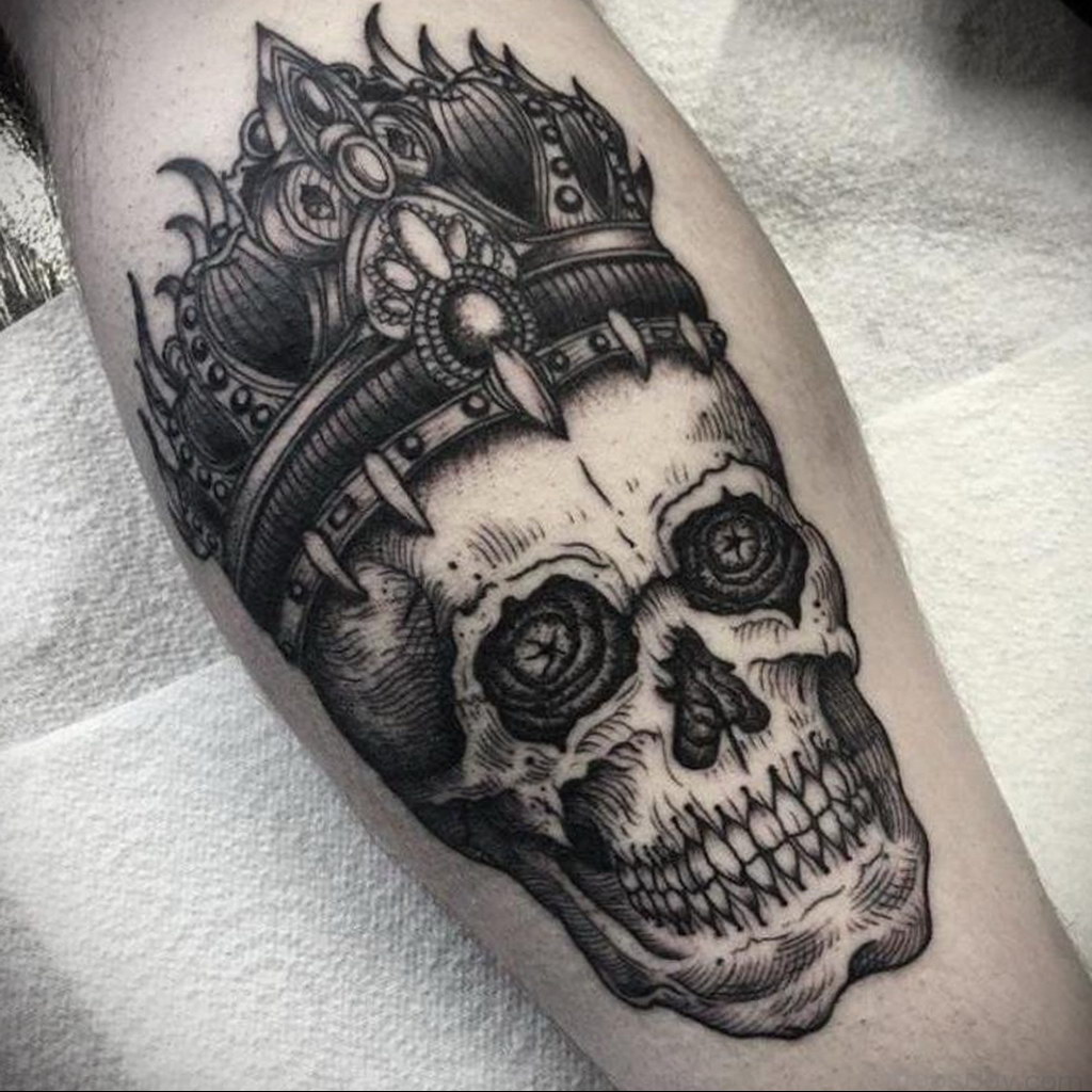 skull tattoo with crown 08.12.2019 №036 -tattoo crown- tattoovalue.net