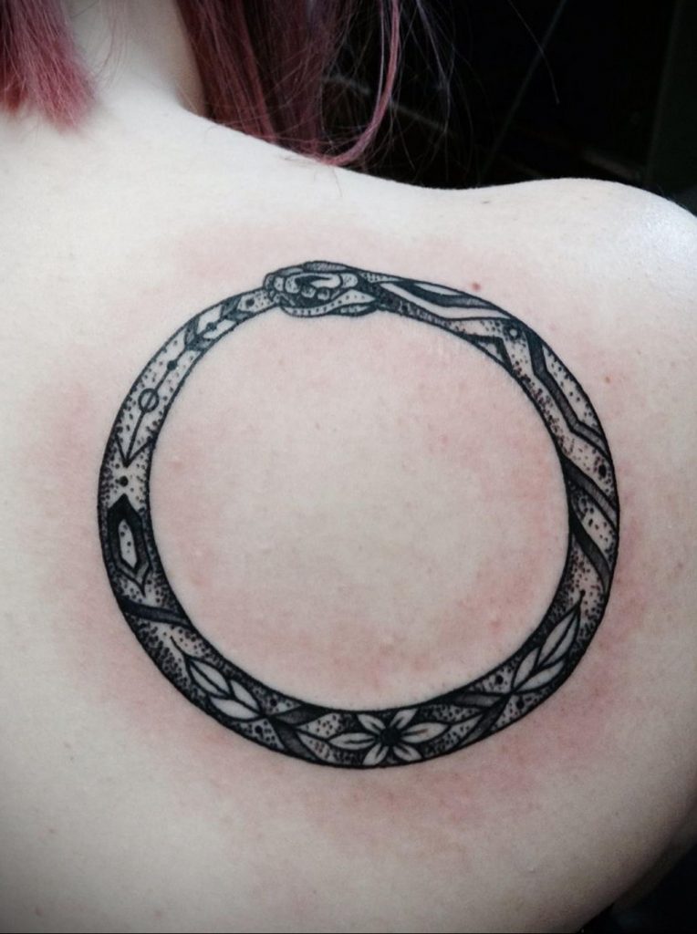snake circle tattoo 07.01.2020 №003 -circle tattoo- tattoovalue.net - tattoovalue.net