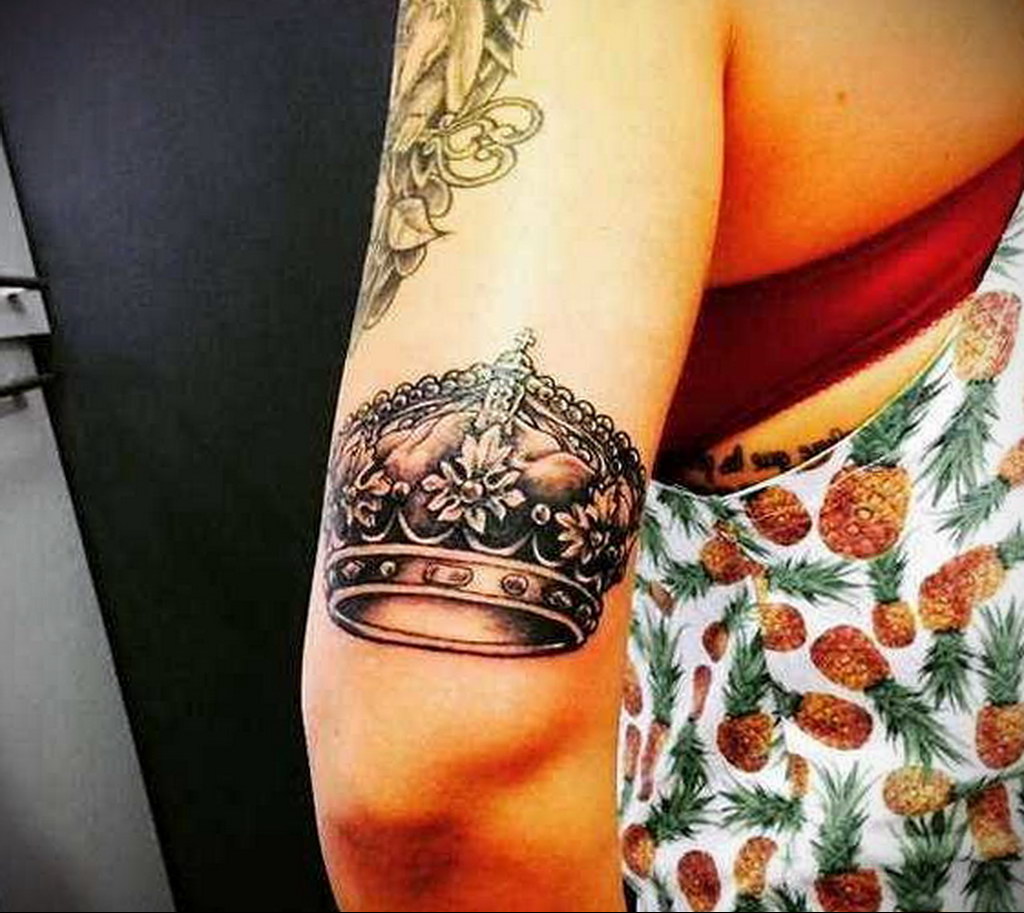 tattoo crown for girls 08.12.2019 №024 -tattoo crown- tattoovalue.net