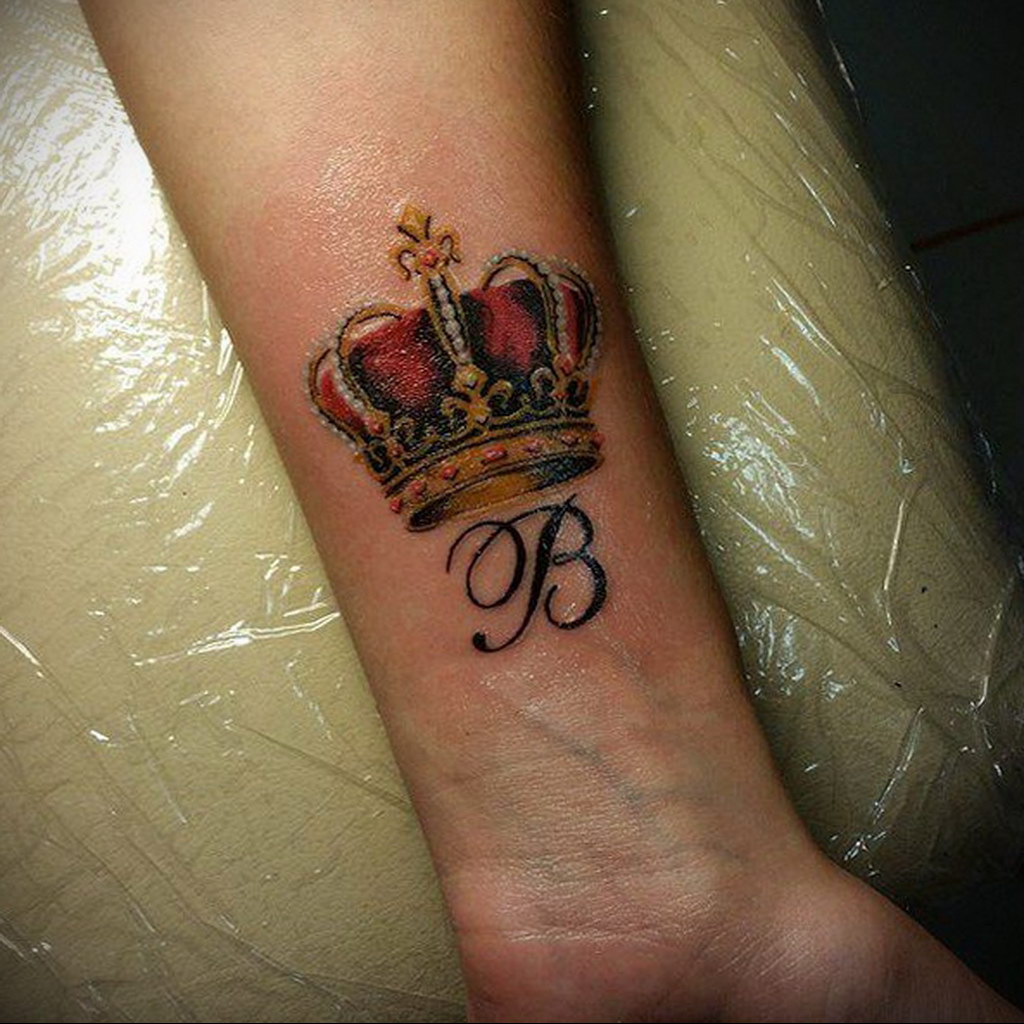 tattoo letter a with crown 08122019 018 tattoo crown tattoovaluenet   tattoovaluenet