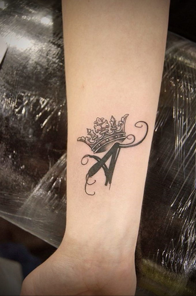 tattoo letter a with crown  №033 -tattoo crown -  