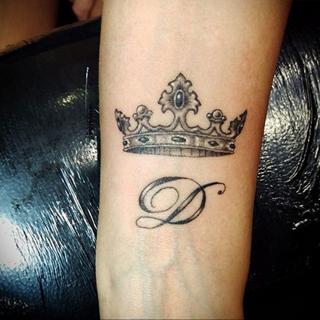 tattoo letter a with crown 08.12.2019 №014 -tattoo crown- tattoovalue.net