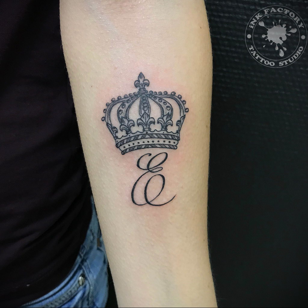 tattoo letter a with crown 08.12.2019 №015 -tattoo crown- tattoovalue.net