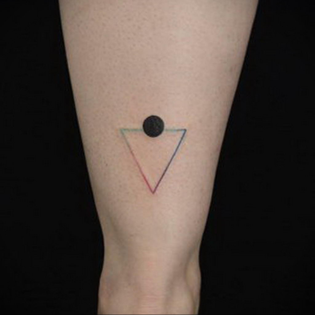 triangle tattoo with circle  №029 -circle tattoo  