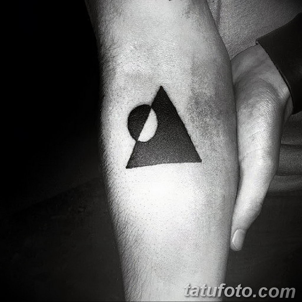 triangle tattoo with circle 07.01.2020 №047 -circle tattoo- tattoovalue.net