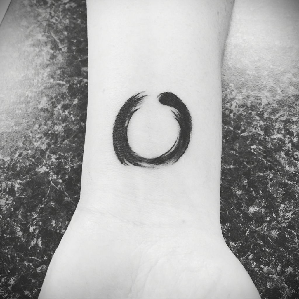 wrist tattoo circle  №013 -circle tattoo -  