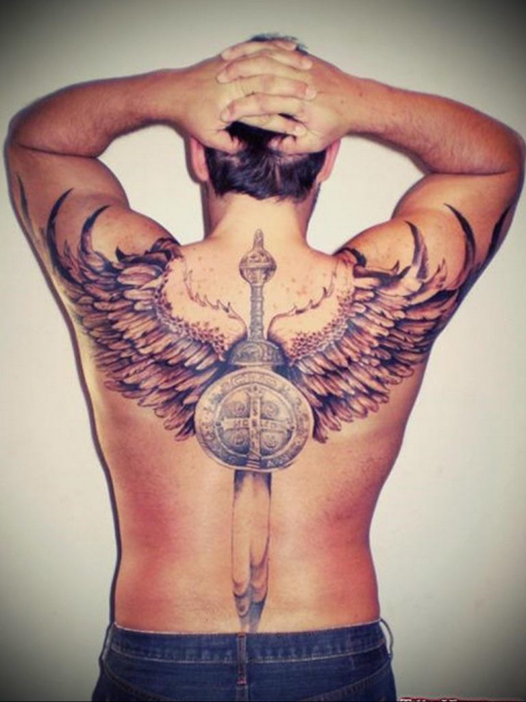 Тату на спину ангел с крыльями мужские