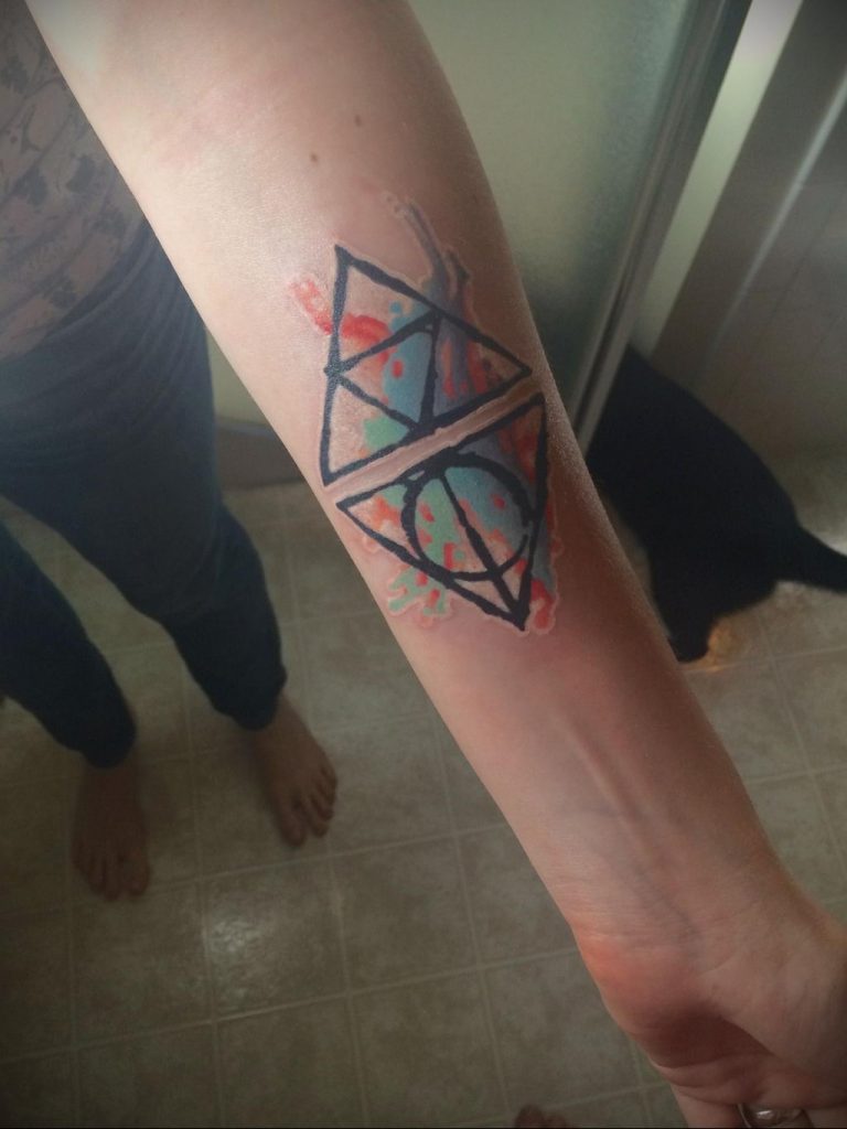 Return to Meaning of the deathly hallows tattoo. дары смерти тату 19.01.202...