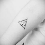 дары смерти тату 19.01.2020 №241 -deathly hallows tattoo- tattoovalue.net