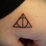 дары смерти тату 19.01.2020 №476 -deathly hallows tattoo- tattoovalue.net