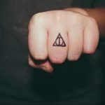 дары смерти тату 19.01.2020 №500 -deathly hallows tattoo- tattoovalue.net